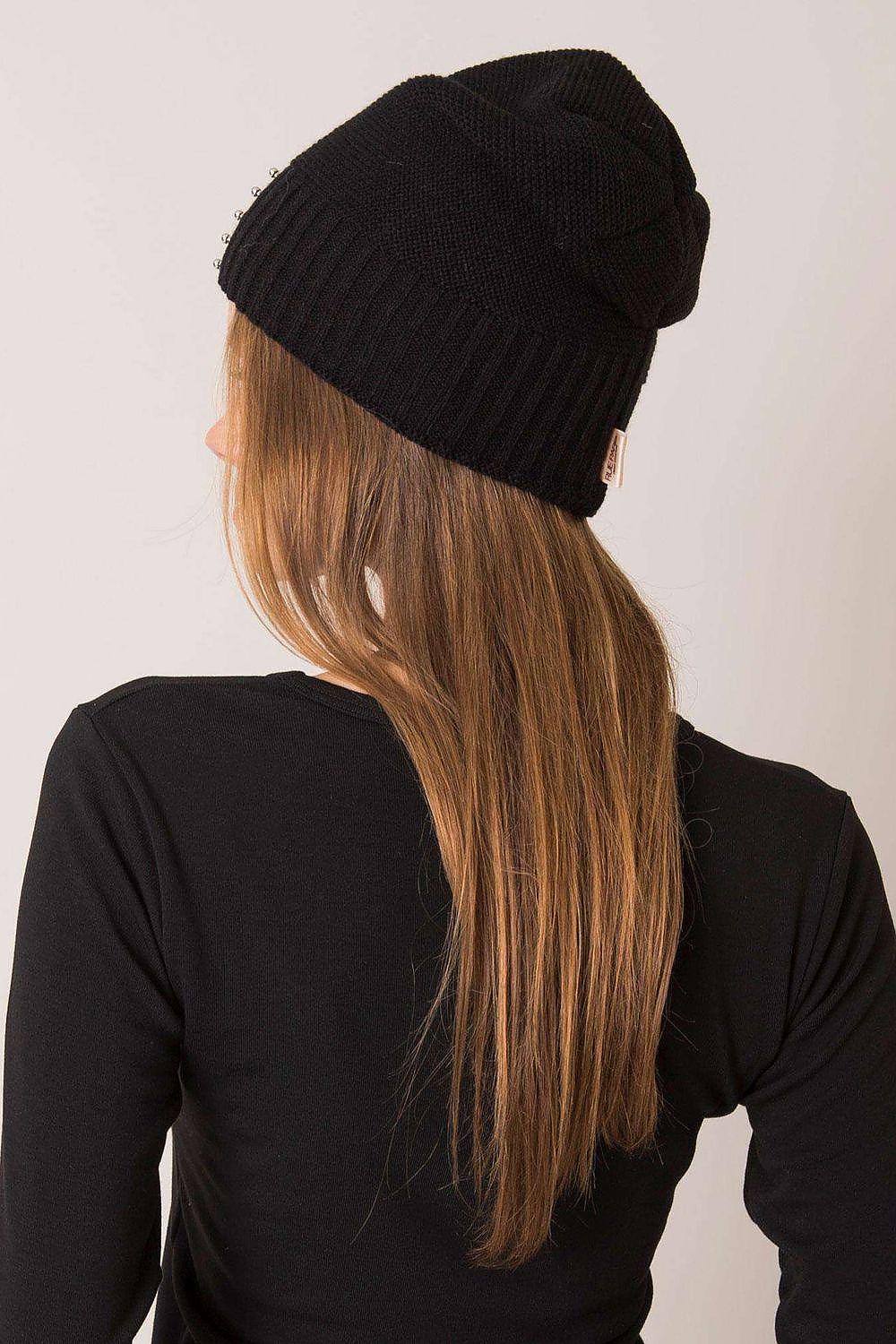 Bonnet model 187436 Rue Paris