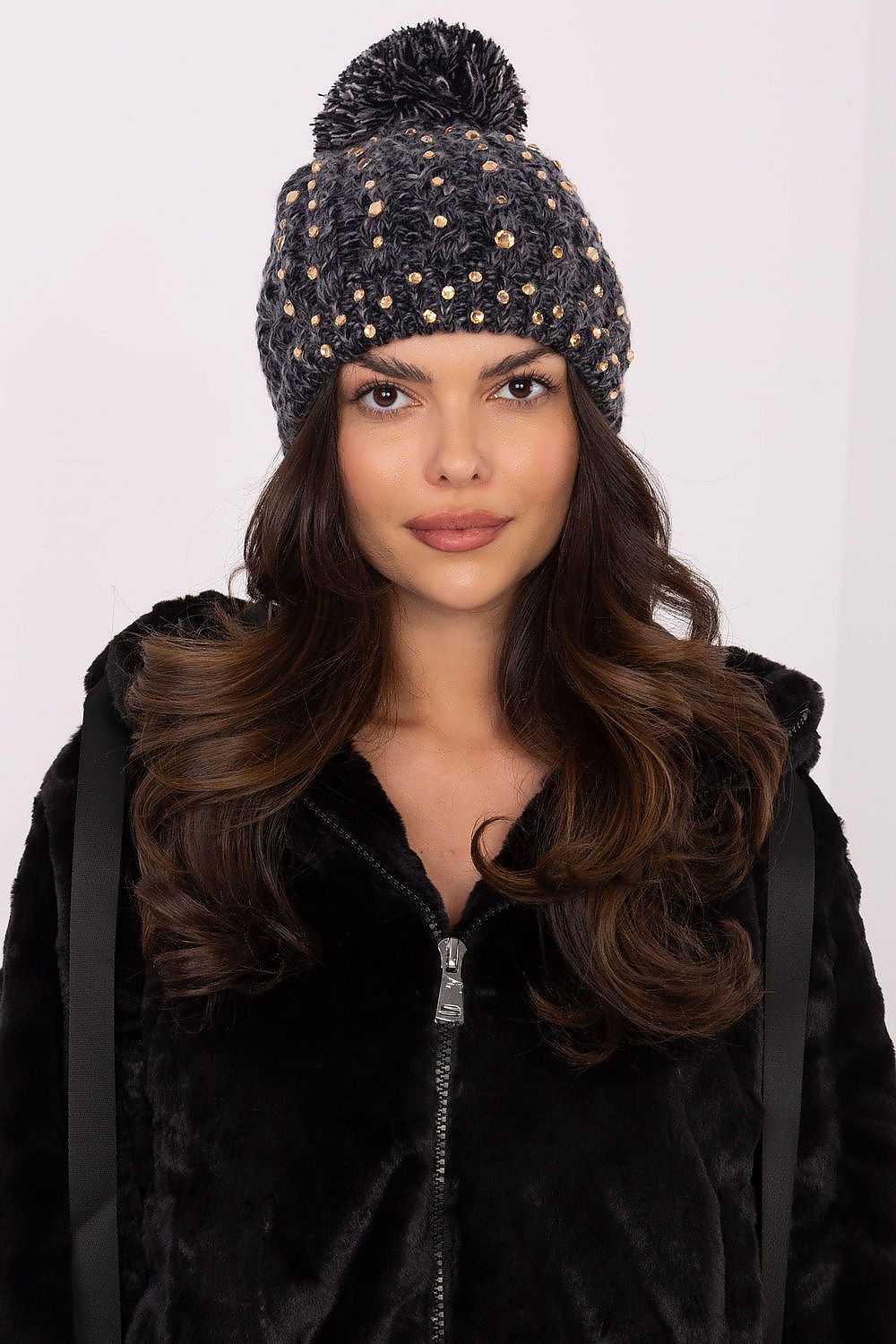 Bonnet model 203843 AT