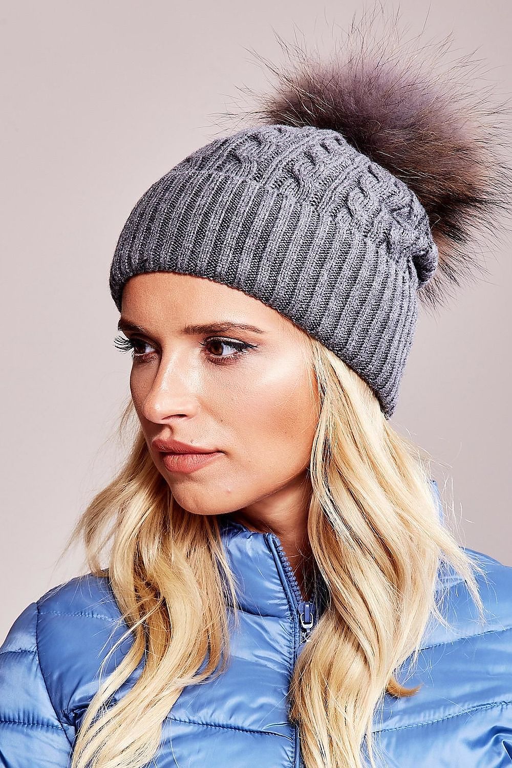 Bonnet model 208262 AT