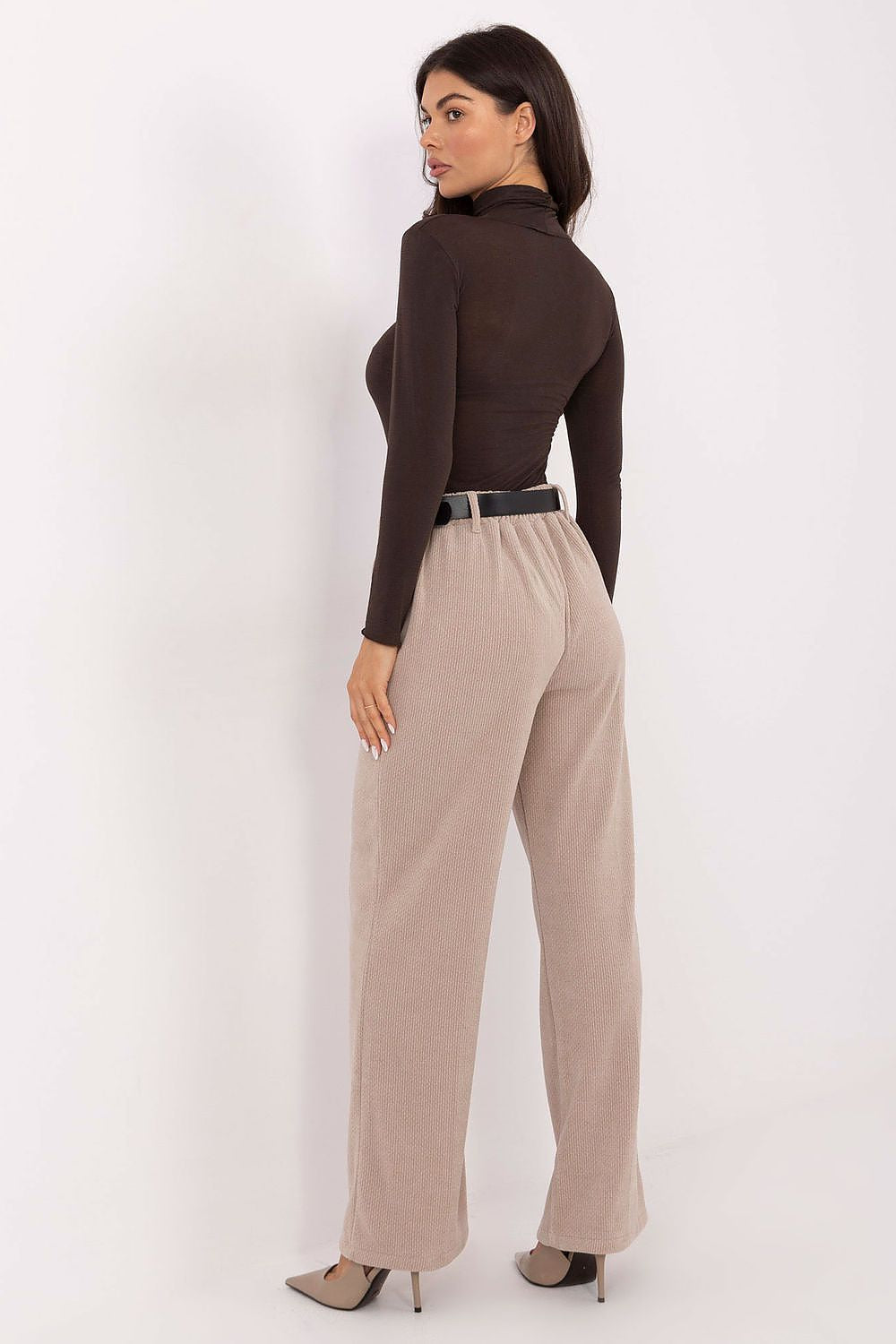 Pantalon en velours côtelé model 220752 Italy Moda