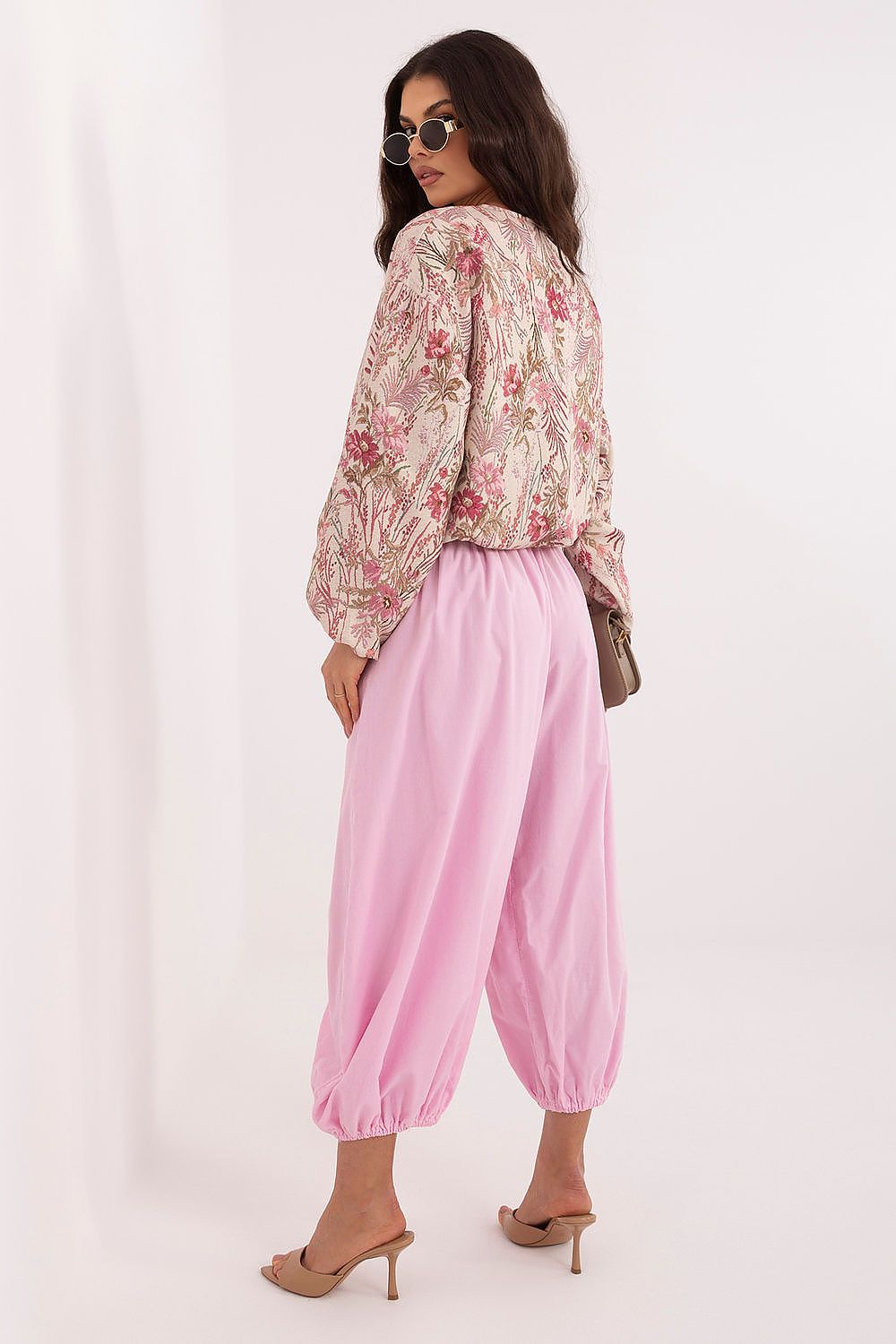Pantalon en velours côtelé model 226235 Italy Moda