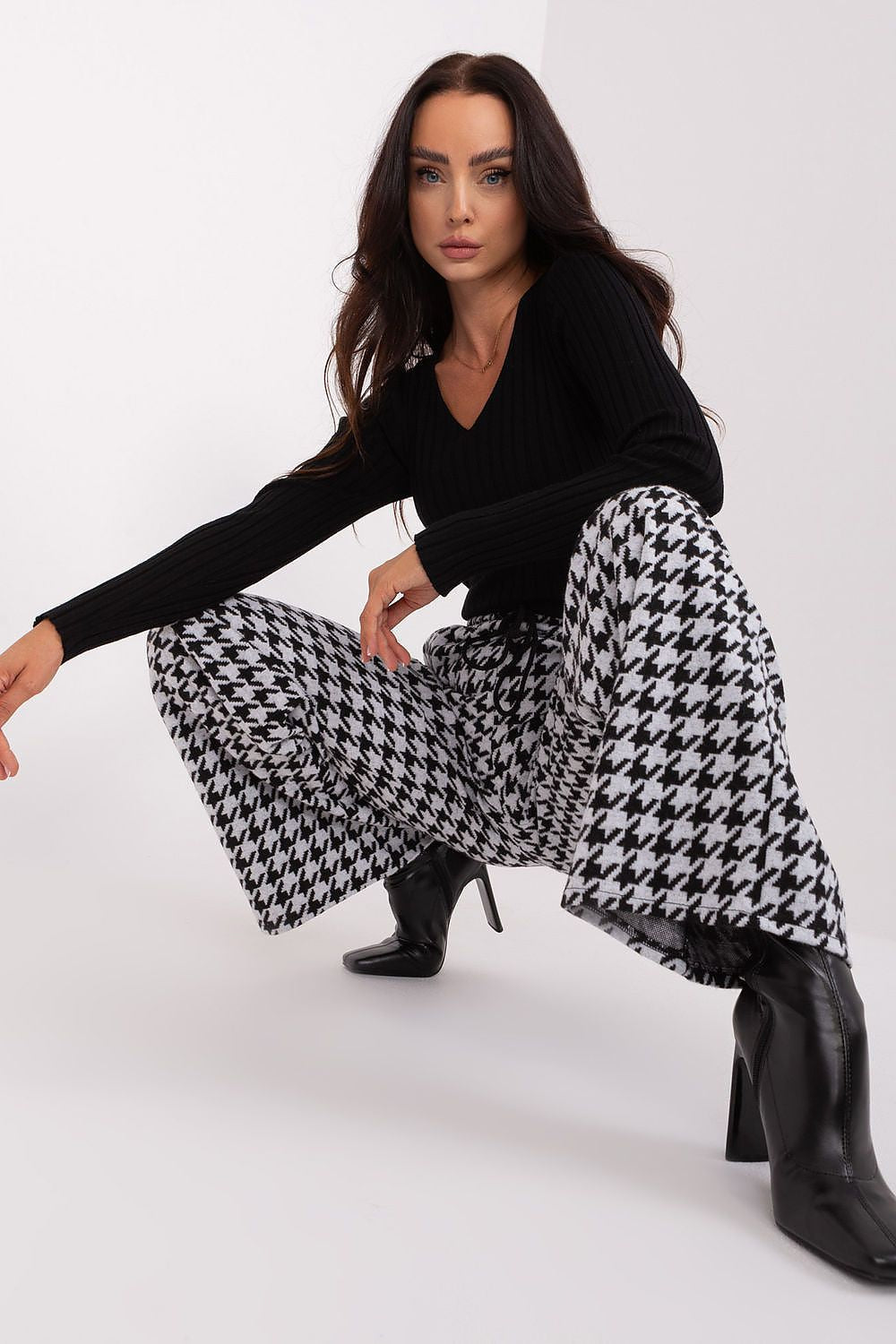  Pantalon femme model 193133 Lakerta 