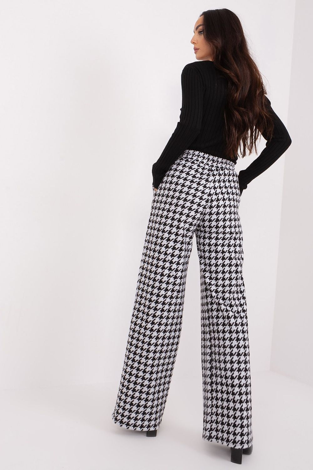  Pantalon femme model 193133 Lakerta 