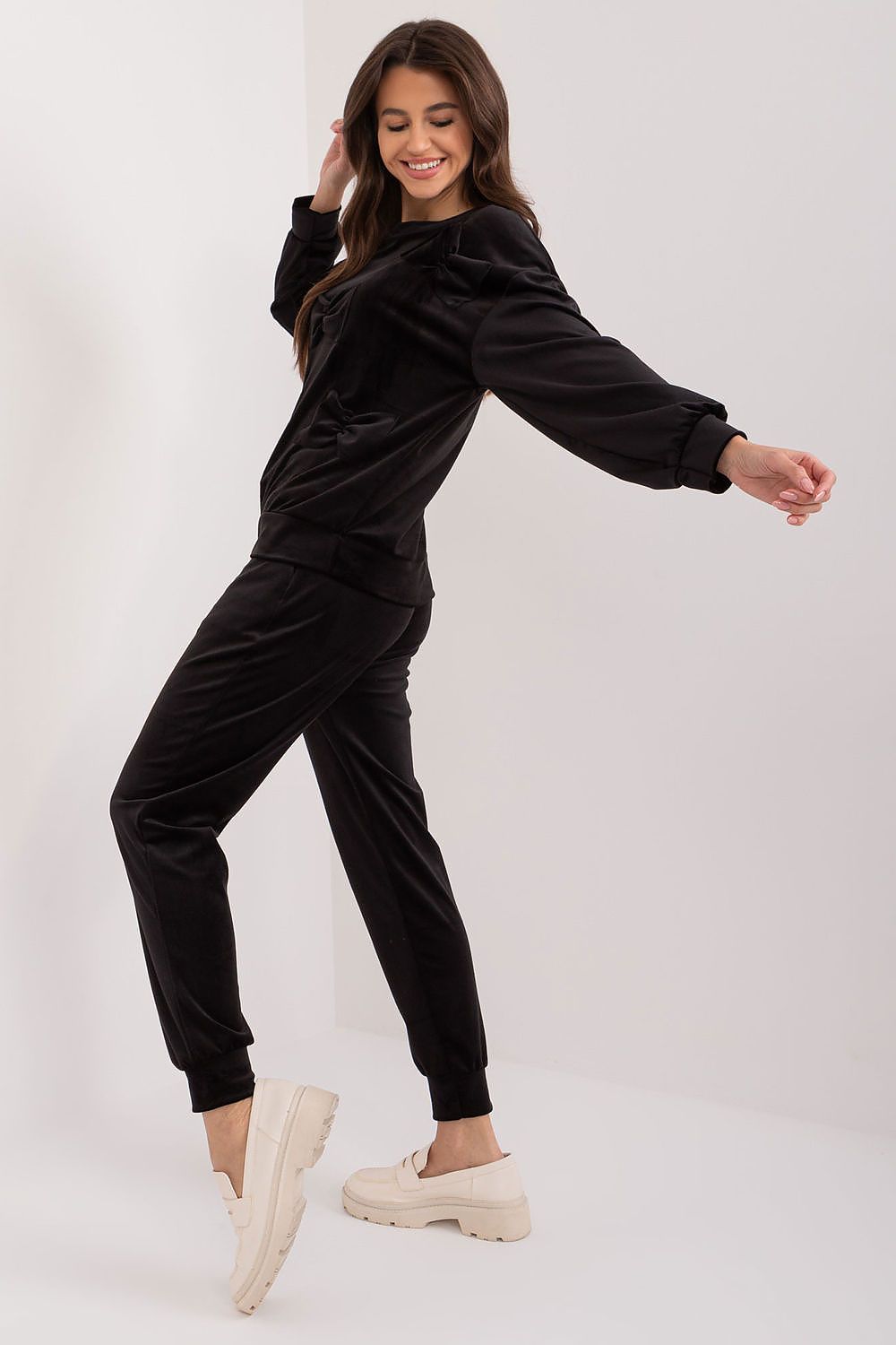  L`ensemble model 193496 Italy Moda 