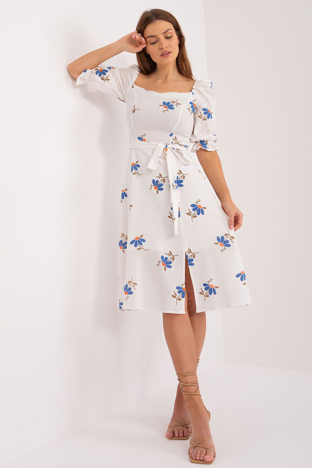  Robe de jour model 195789 Lakerta 