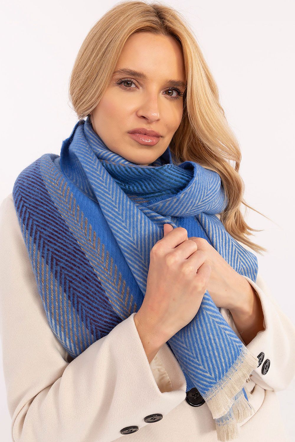 Châle model 206040 AT 