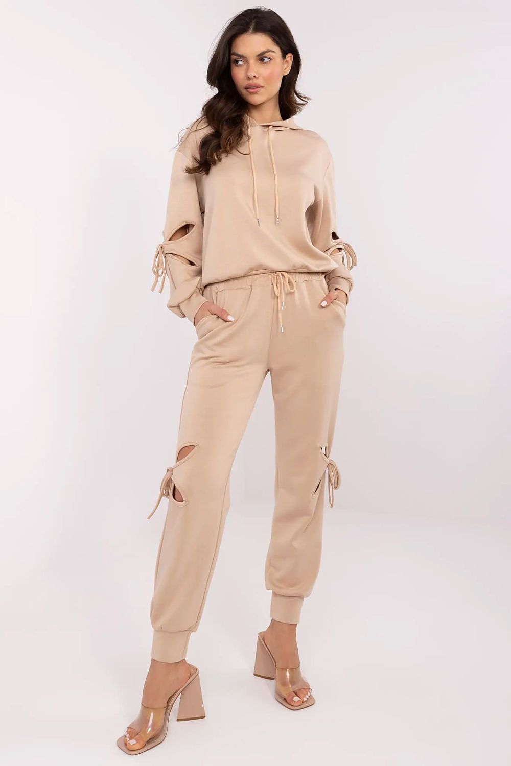  L`ensemble model 210122 NM 