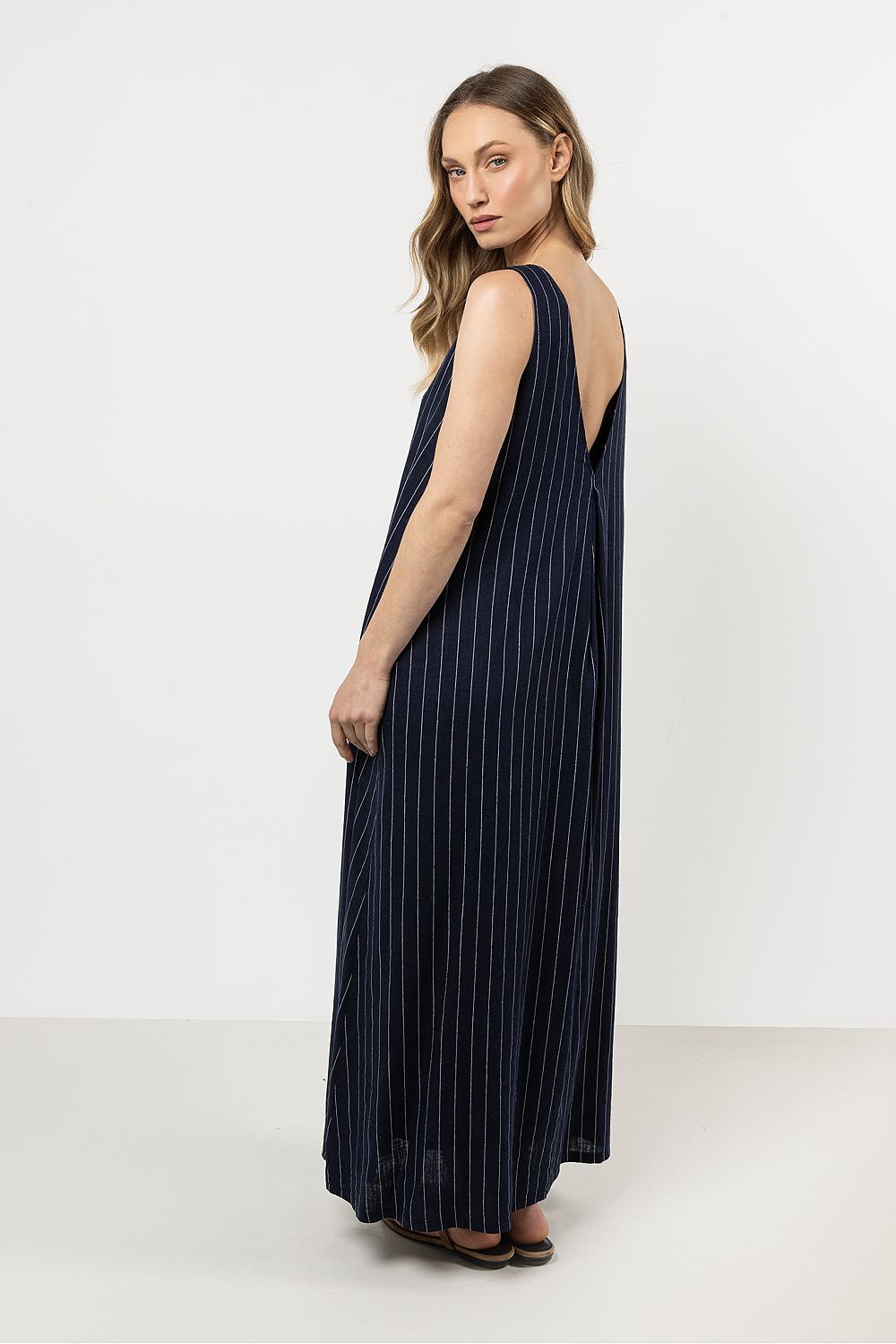  Robe de jour model 212181 awama 