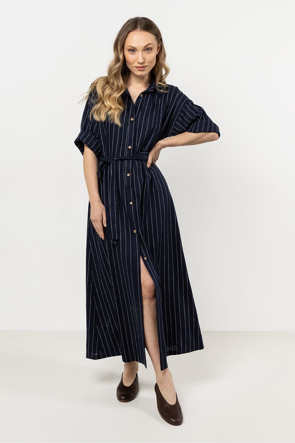  Robe de jour model 213968 awama 