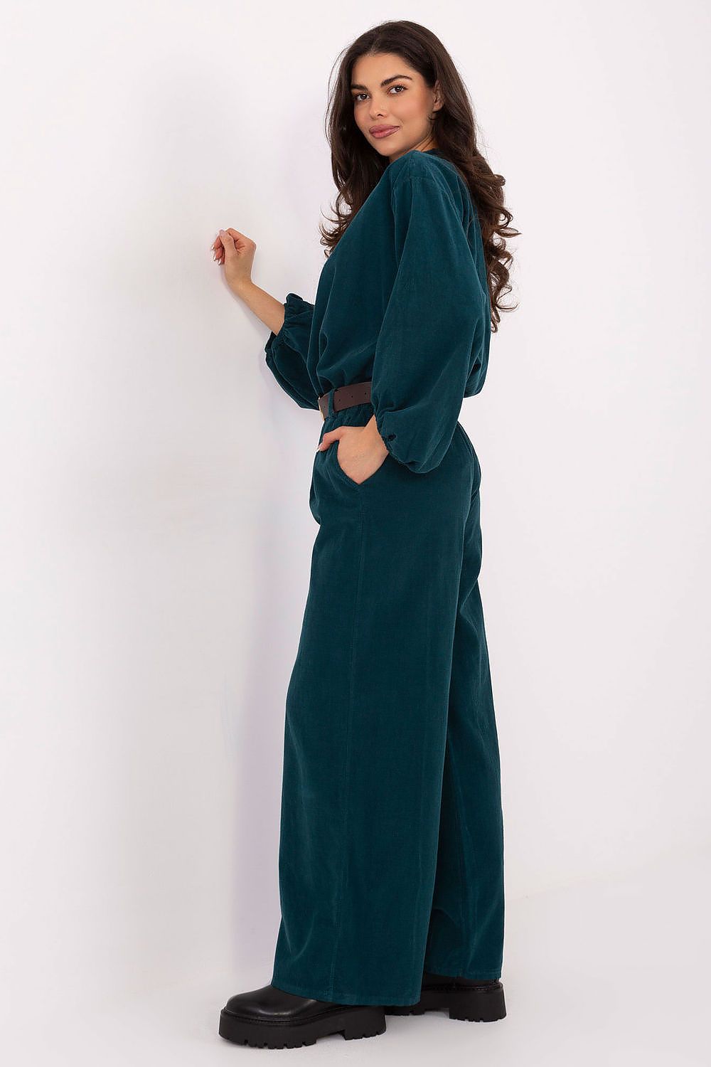  Pantalon en velours côtelé model 220284 Italy Moda 