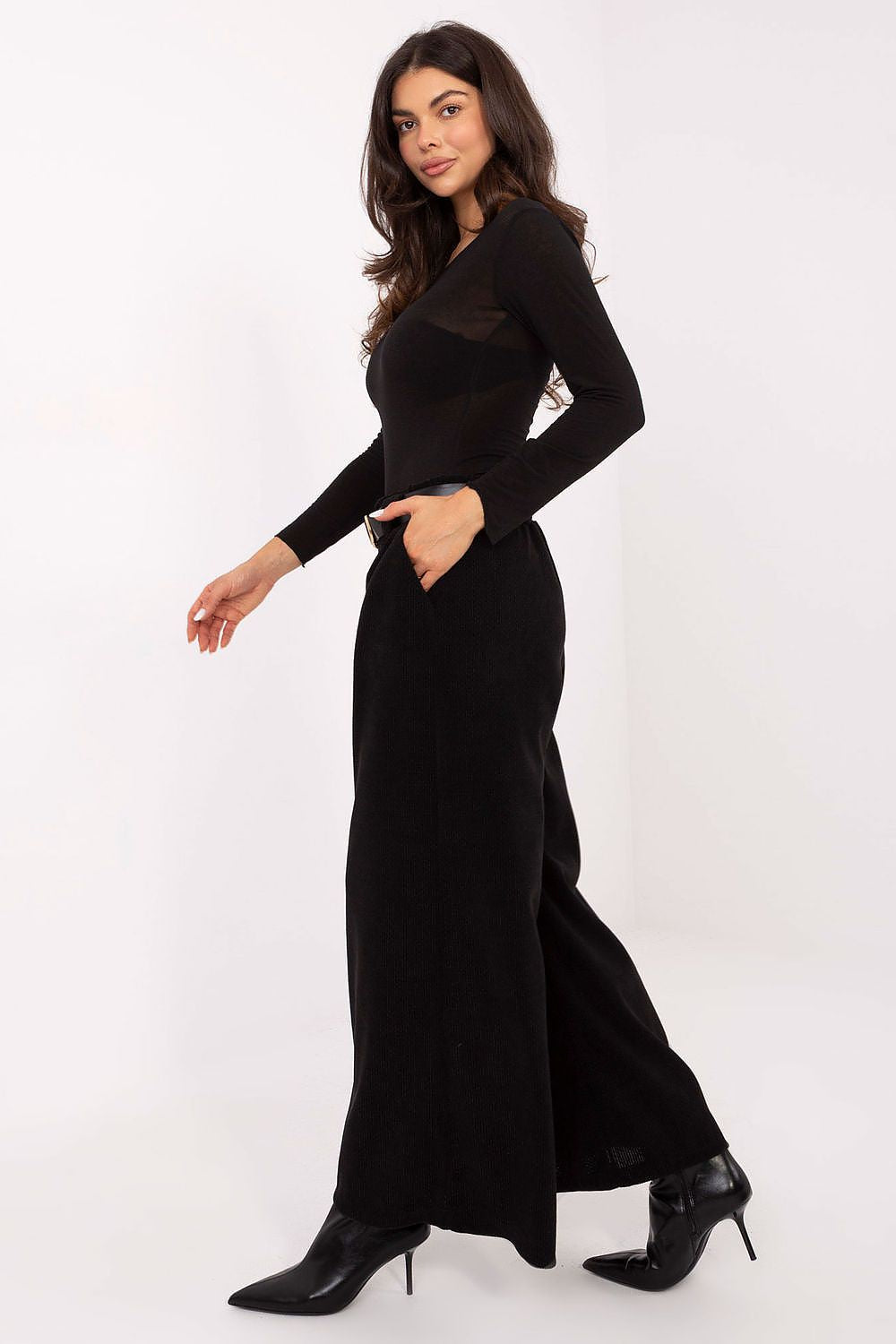  Pantalon en velours côtelé model 220875 Rue Paris 