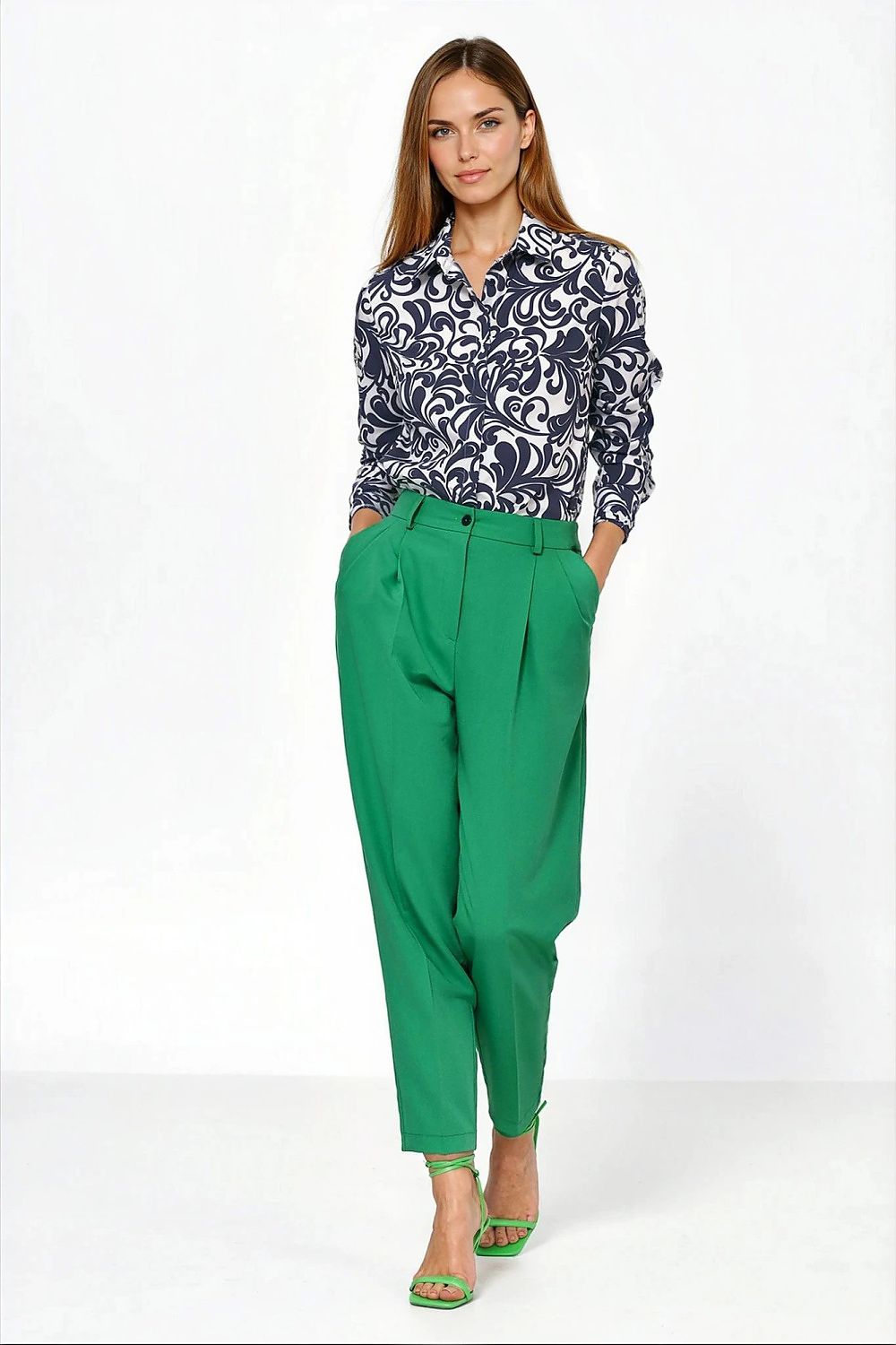  Pantalon femme model 221732 Nife 