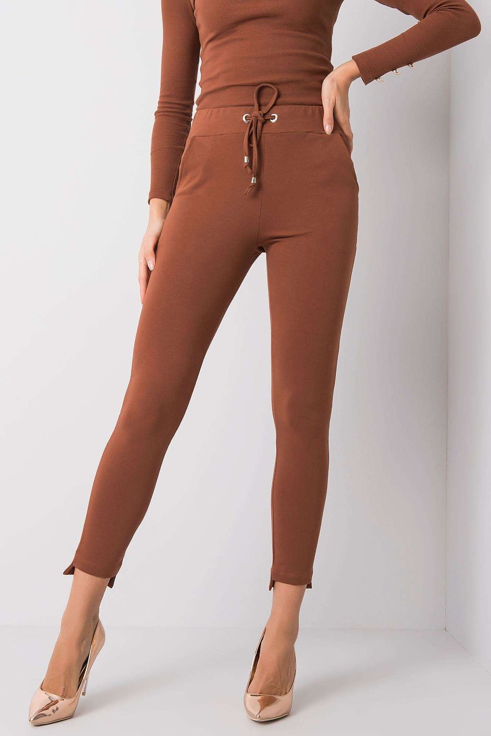  Pantalon survêtement model 167312 BFG 