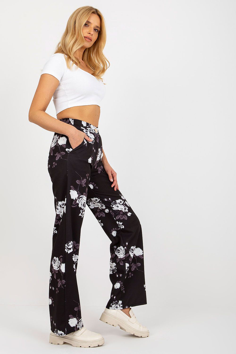  Pantalon femme model 175770 Lakerta 