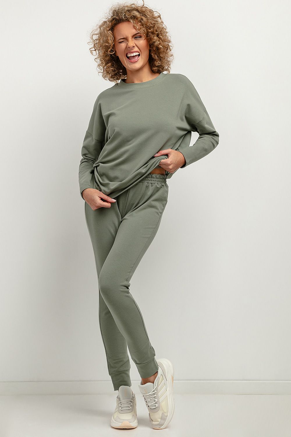  Pantalon survêtement model 183195 Tessita 